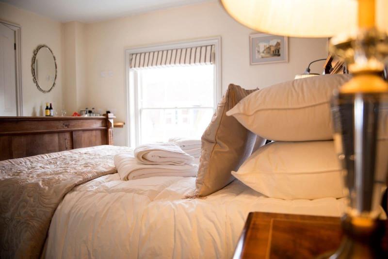 East Walls Hotel image
