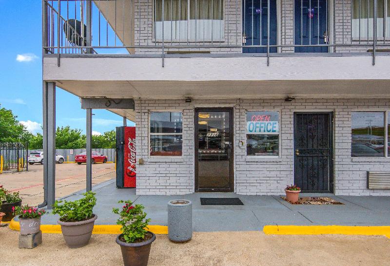 Knights Inn North Richland Hills image