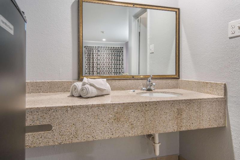 Knights Inn North Richland Hills image