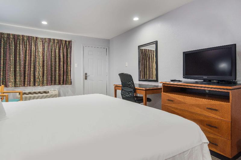 Knights Inn North Richland Hills image