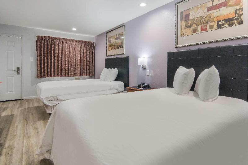 Knights Inn North Richland Hills image