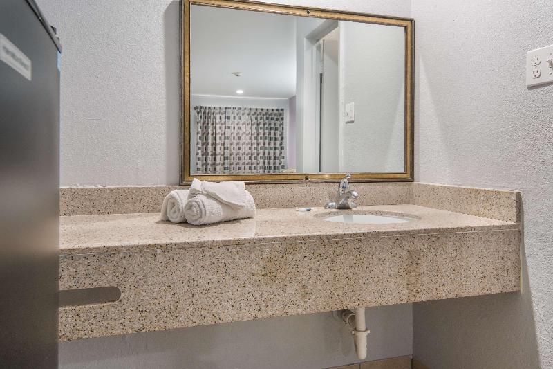 Knights Inn North Richland Hills image