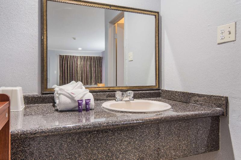 Knights Inn North Richland Hills image