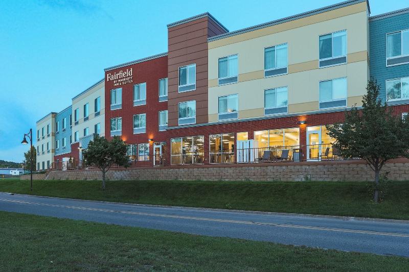 Fairfield Inn & Suites by Marriott Marquette image