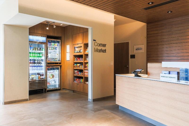 Fairfield Inn & Suites by Marriott Marquette image