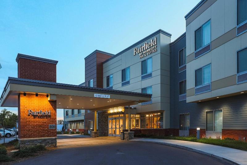 Fairfield Inn & Suites by Marriott Marquette image