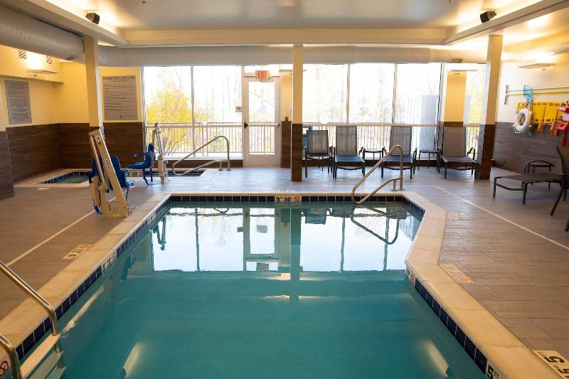 Fairfield Inn & Suites by Marriott Marquette image