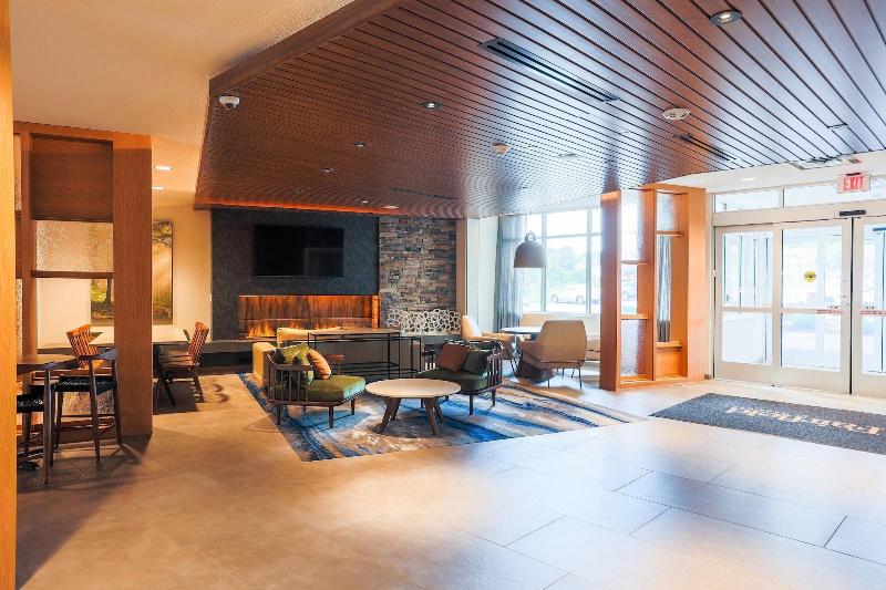 Fairfield Inn & Suites by Marriott Marquette image