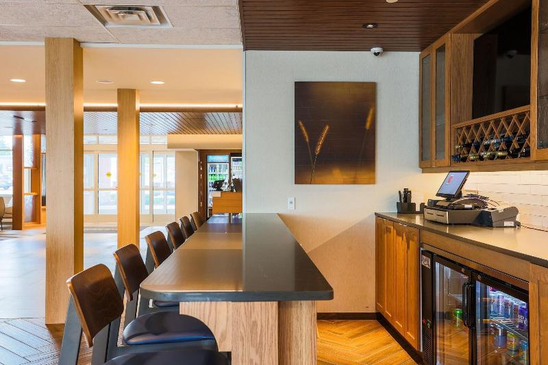 Fairfield Inn & Suites by Marriott Marquette image