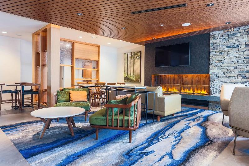 Fairfield Inn & Suites by Marriott Marquette image