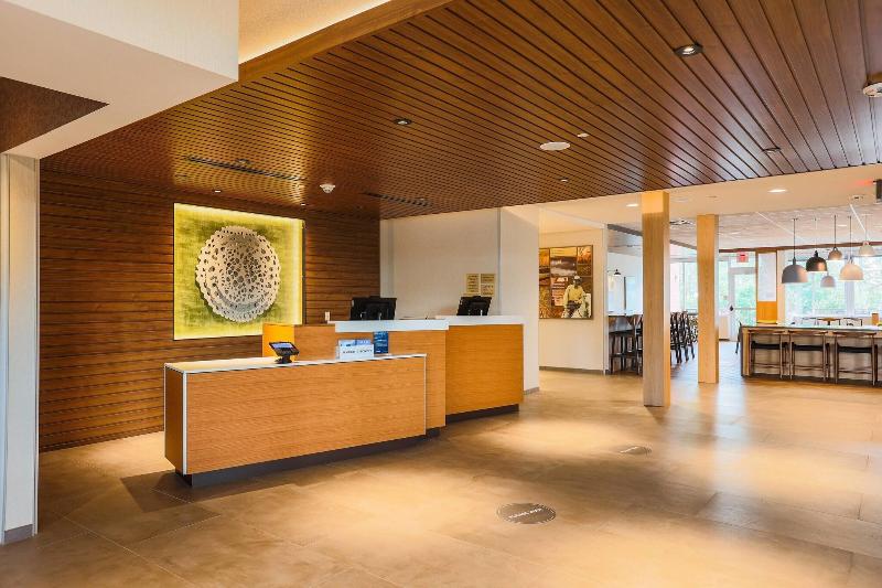 Fairfield Inn & Suites by Marriott Marquette image