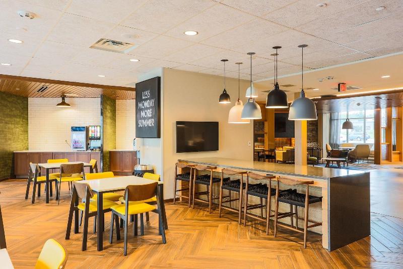 Fairfield Inn & Suites by Marriott Marquette image