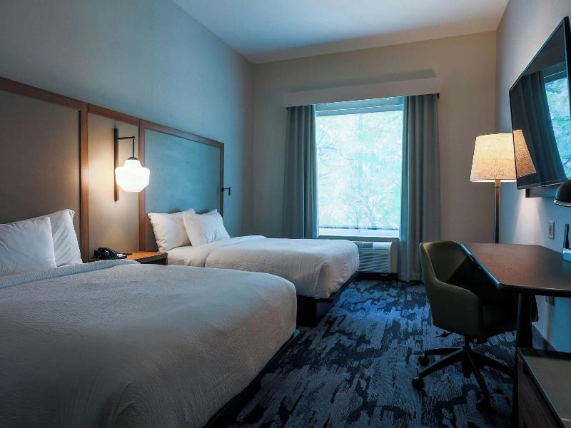 Fairfield Inn & Suites by Marriott Marquette image