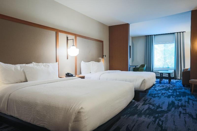 Fairfield Inn & Suites by Marriott Marquette image