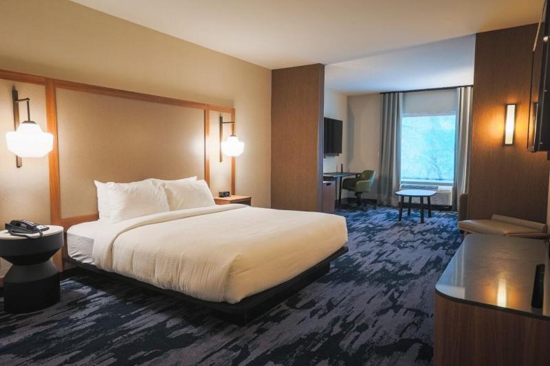 Fairfield Inn & Suites by Marriott Marquette image