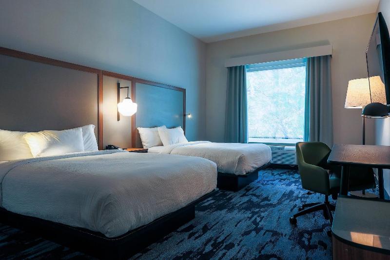 Fairfield Inn & Suites by Marriott Marquette image