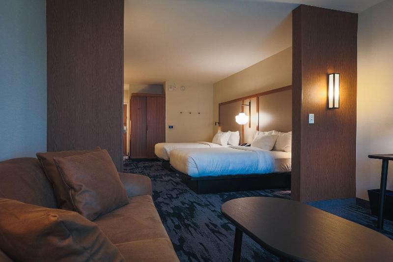 Fairfield Inn & Suites by Marriott Marquette image