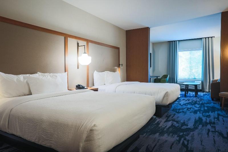 Fairfield Inn & Suites by Marriott Marquette image