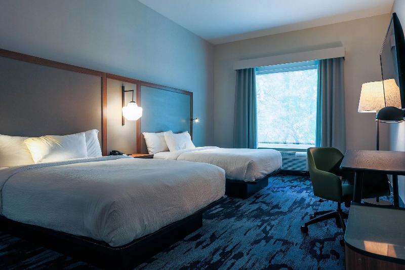 Fairfield Inn & Suites by Marriott Marquette image