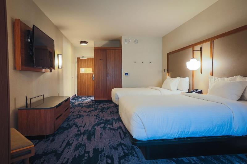 Fairfield Inn & Suites by Marriott Marquette image