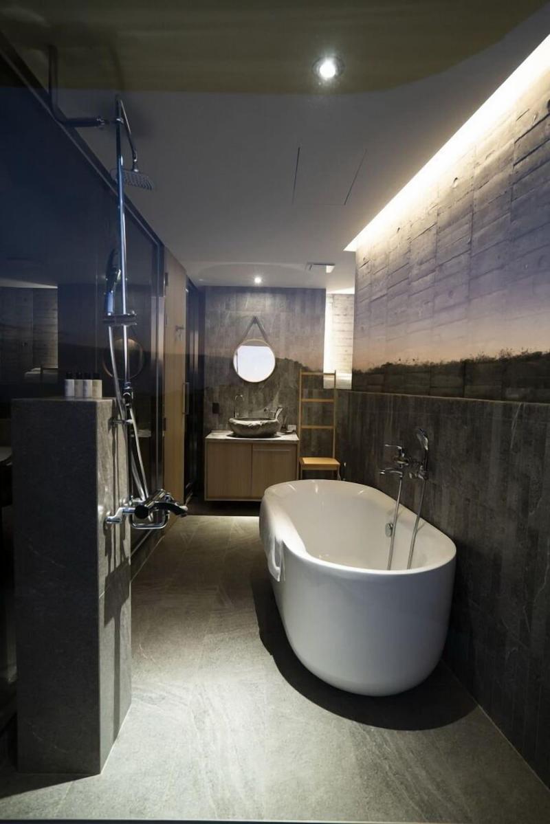 Wandering Walls image