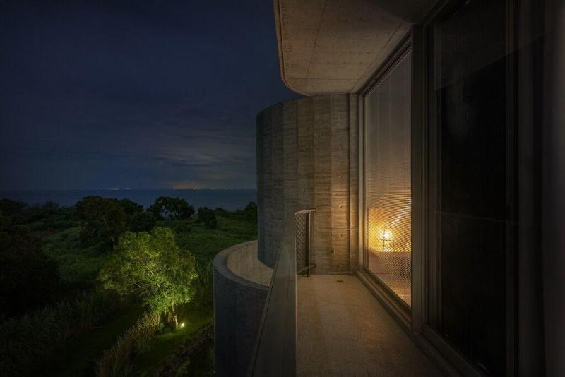Wandering Walls image