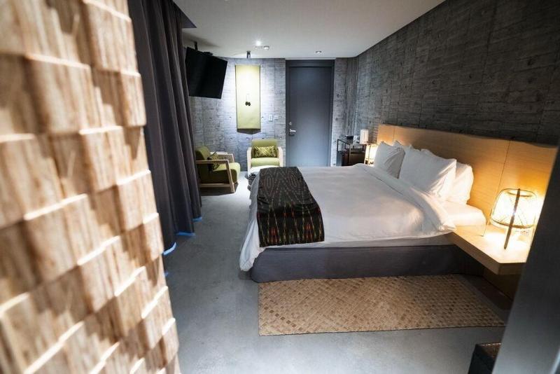 Wandering Walls image