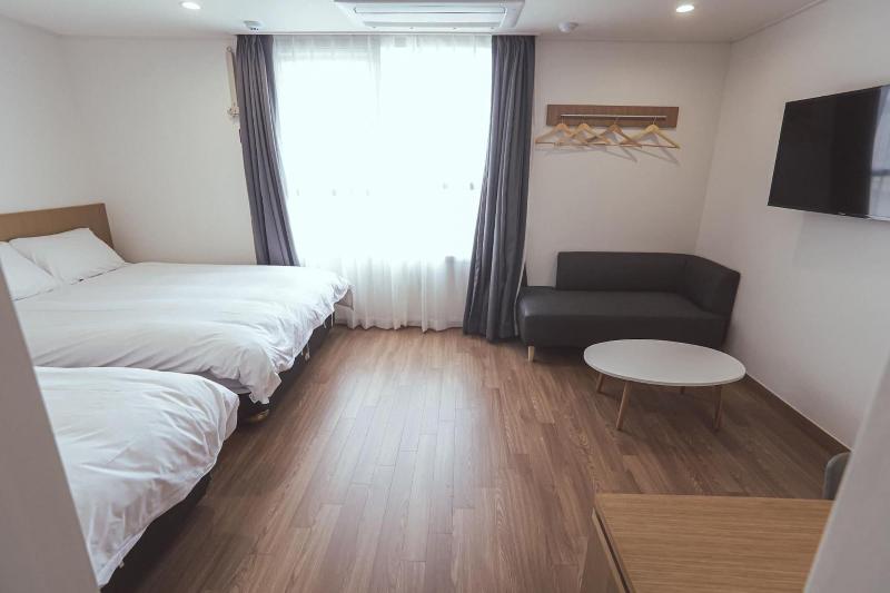 Hotel Kenny Mosulpo image