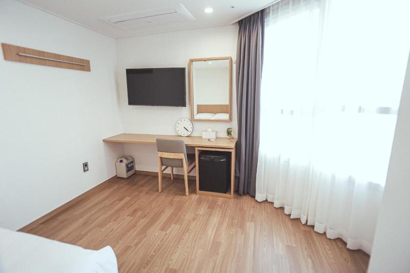 Hotel Kenny Mosulpo image