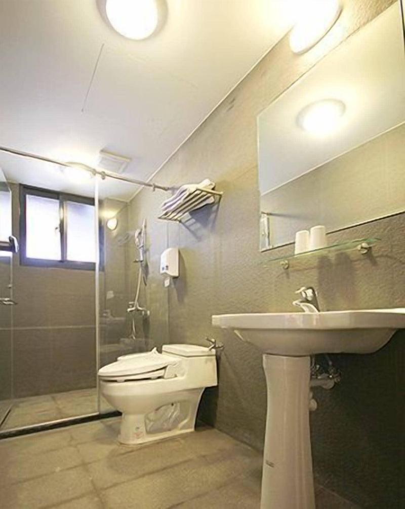 Gemlu Hotel image