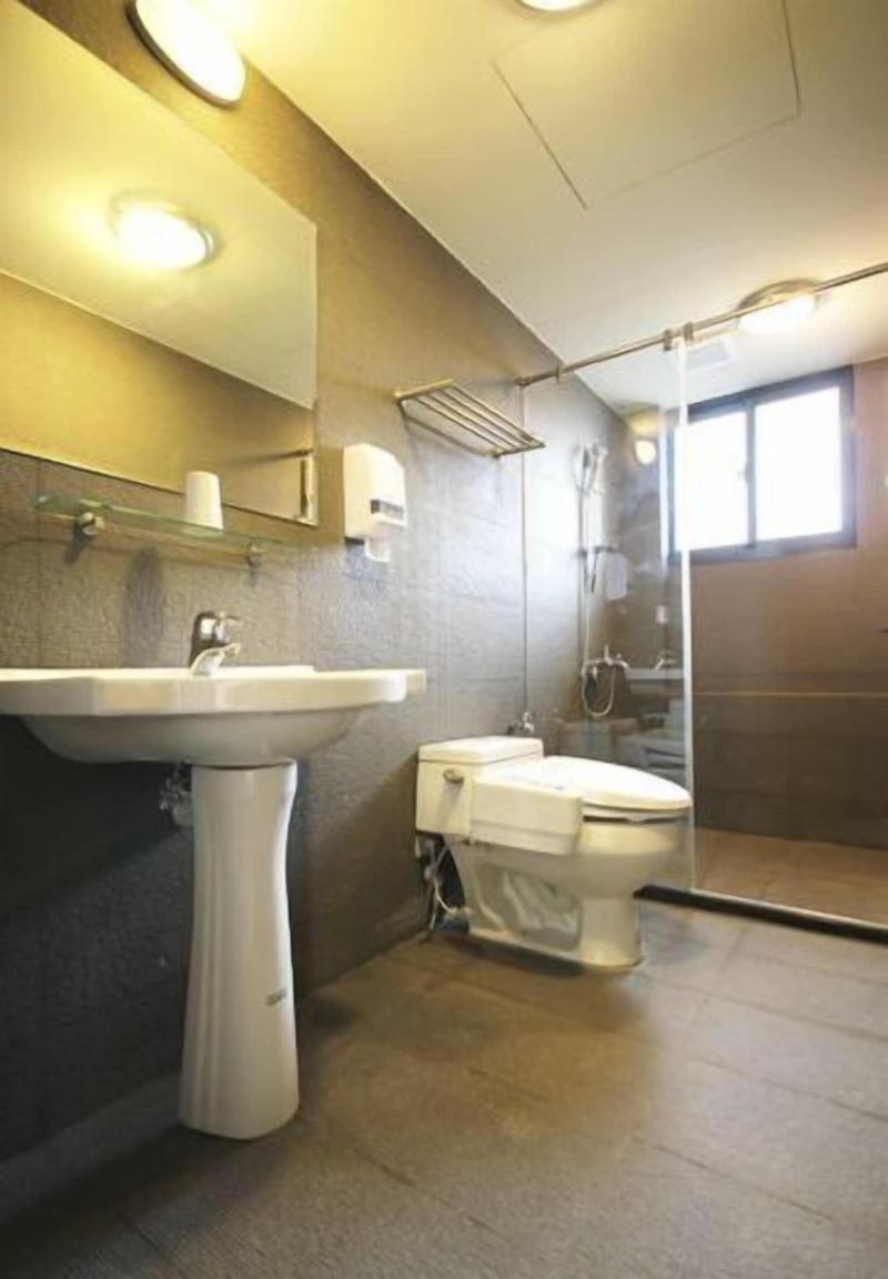 Gemlu Hotel image