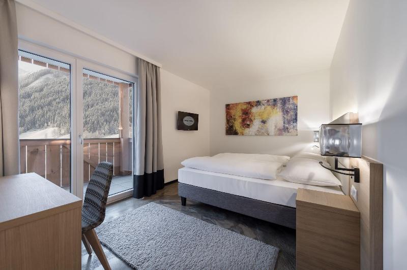 Hotel Matteo image