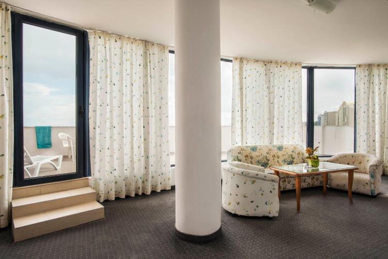 Marlin Beach Hotel image