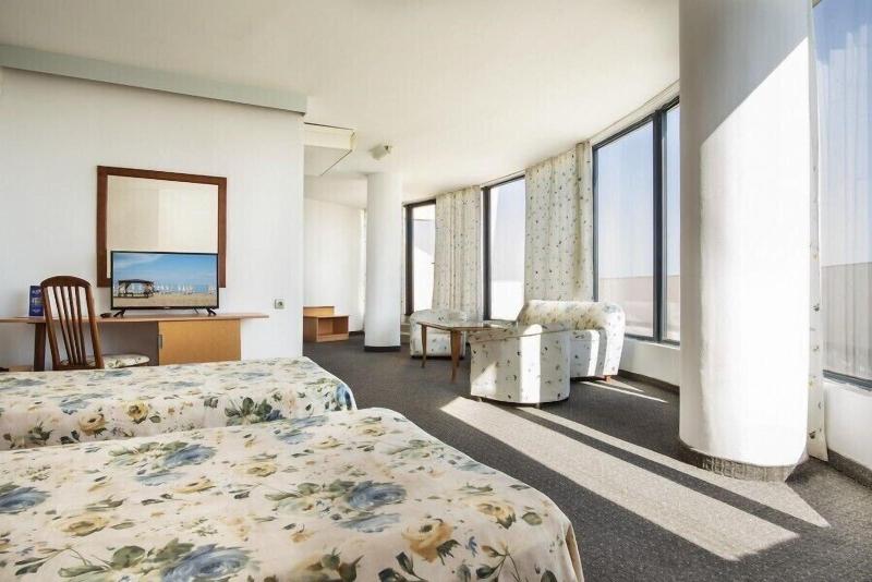 Marlin Beach Hotel image
