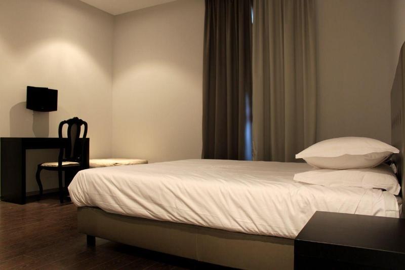Lazza Hotel image