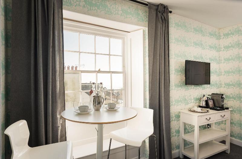 Lyme 1 Hotel image