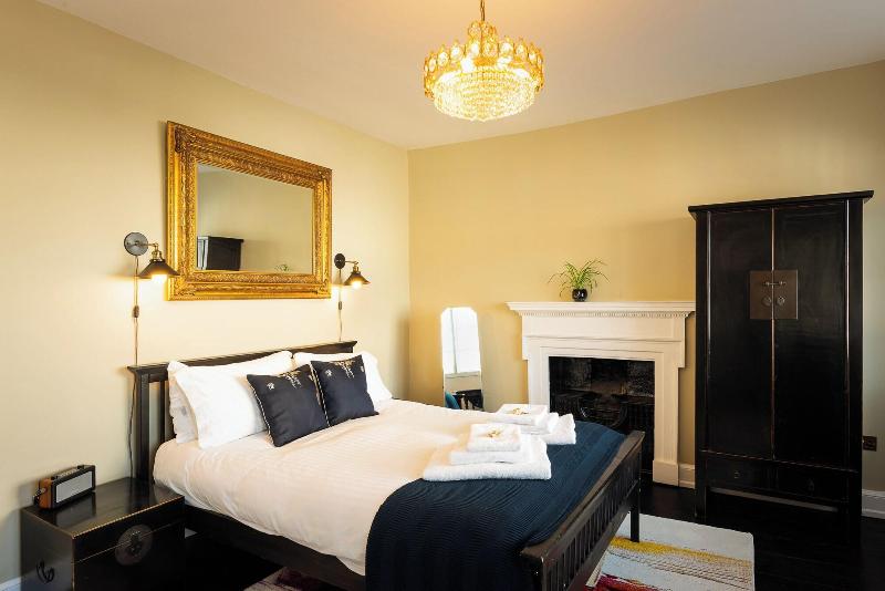 Lyme 1 Hotel image