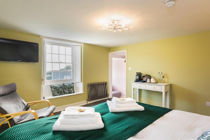 Lyme 1 Hotel image