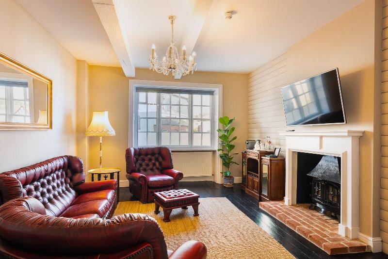 Lyme 1 Hotel image