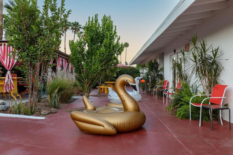 Float Palm Springs image