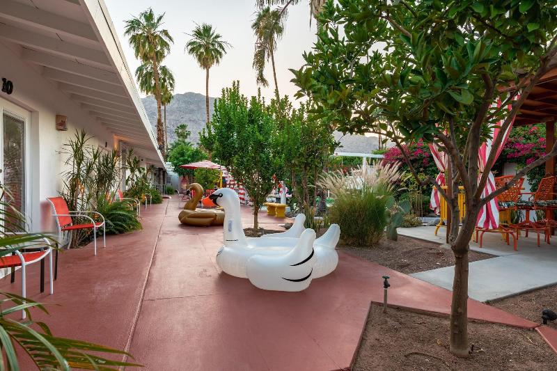 Float Palm Springs image