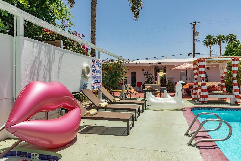 Float Palm Springs image