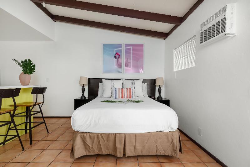 Float Palm Springs image