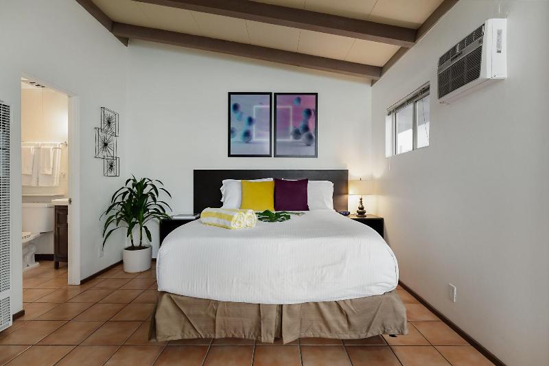 Float Palm Springs image