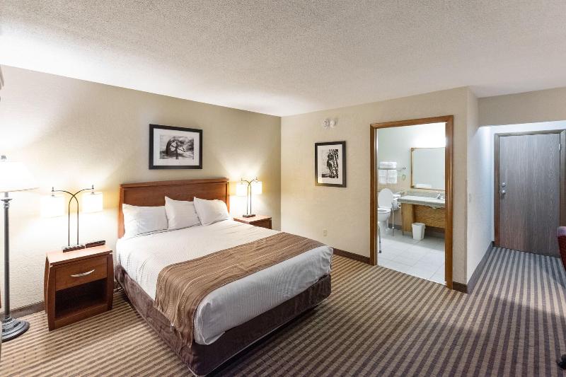 Eleven Boutique Hotel image