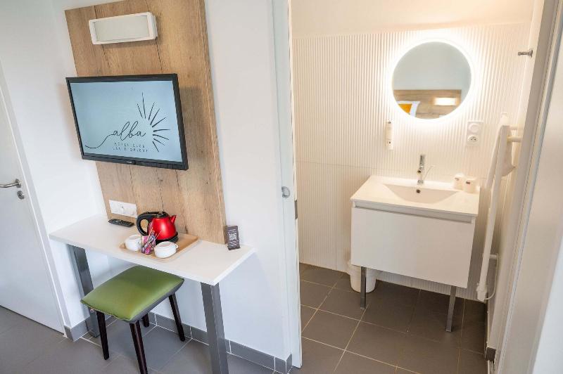 Hotel-Club Lac d'Orient image