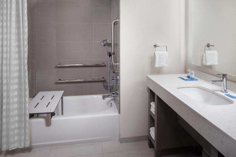 Hyatt House The Woodlands / Shenandoah image