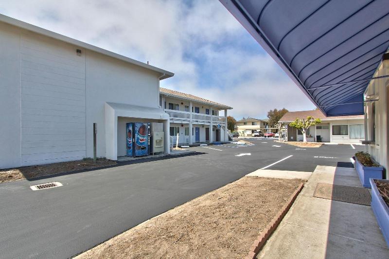 Coastal Valley Inn image
