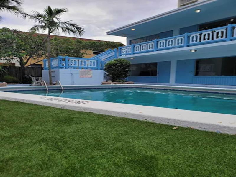 Hotel Motel Lauderdale Inn image
