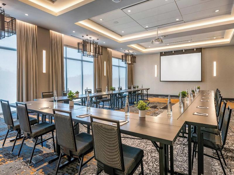 Courtyard by Marriott Fort Lauderdale Downtown image